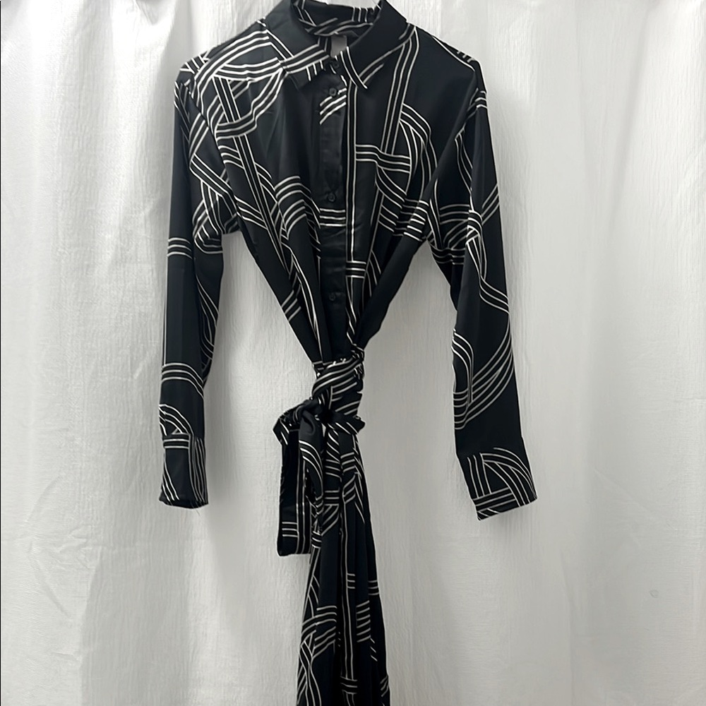 Black and White H&M Patterned Dress